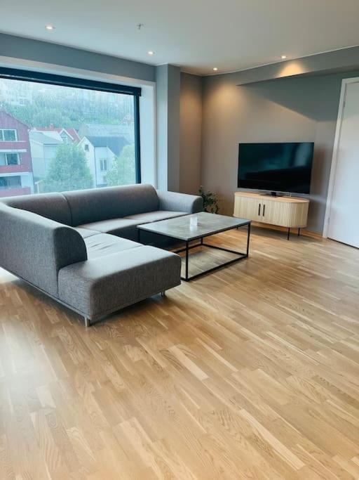 City Center 7Th Floor Apartement With Beautiful View Tromsø Esterno foto